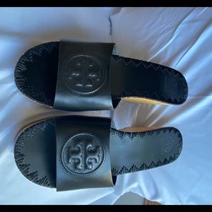 Tory Burch 80 mm Ines Wedge Slide
